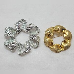 Vintage Sarah Coventry Ribbonette Silver Brooch Gold Leaf pin jewelry